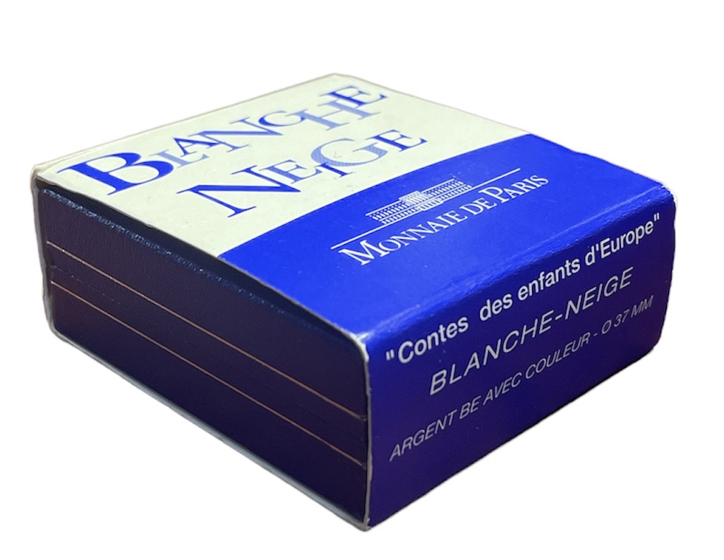 Франция 1 1/2 евро 2002 серия сказки, Белоснежка и семь гномов, эмаль, в оригинальной коробке, с сертификатом KM 1840 серебро  PROOF  7-3-1-24