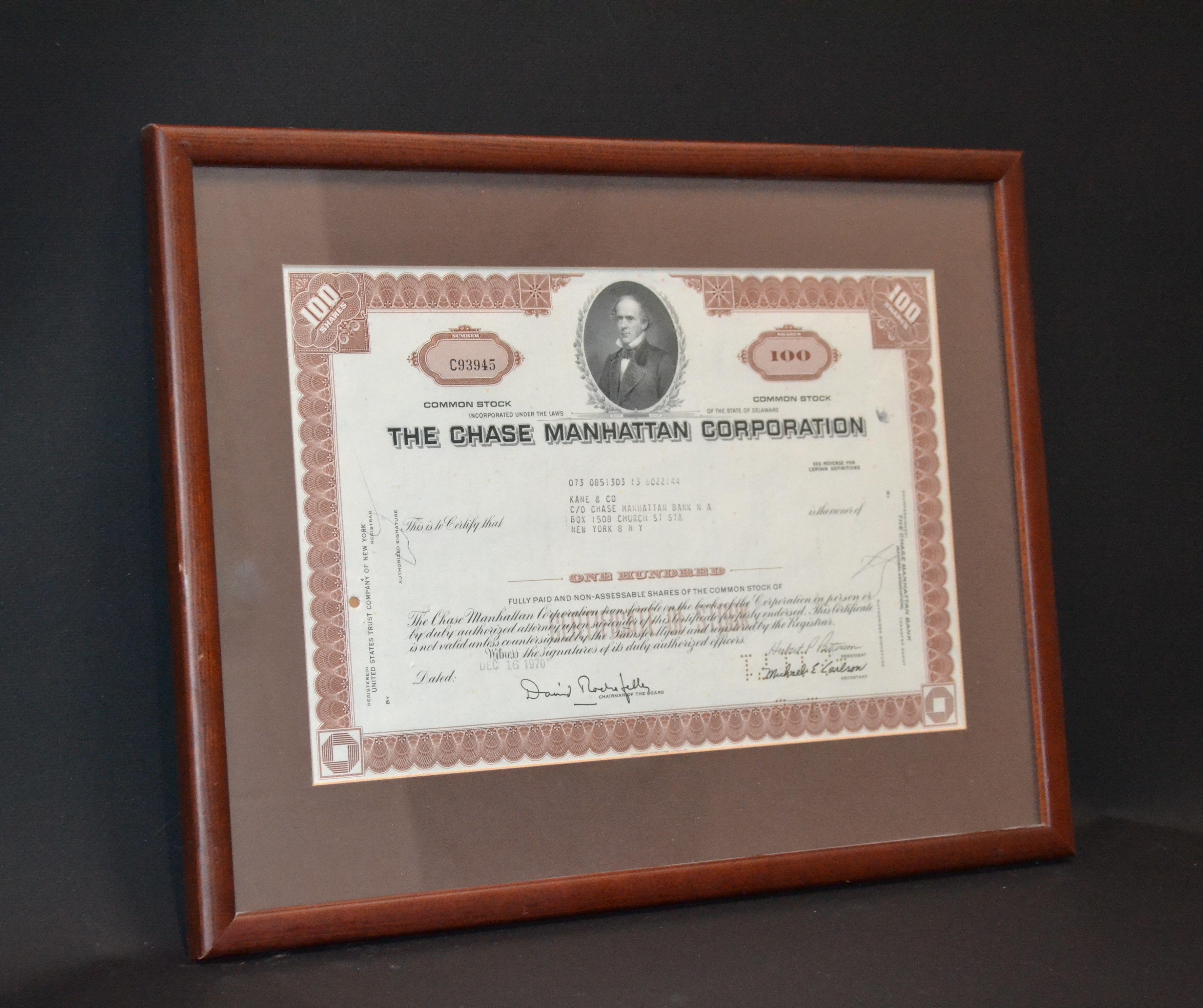 США The Chase Manhattan corporation сертификат в 100 акций 1970 в рамке со стеклом бумага 57-1-11