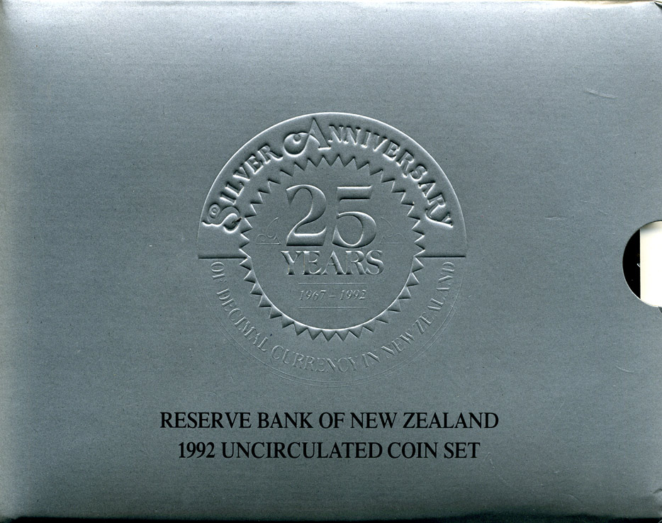 Новая Зеландия официальный набор из 7 монет 1992 25 лет десятичной системе, в оригинальном картонном буклете UNC 1-4-1-21