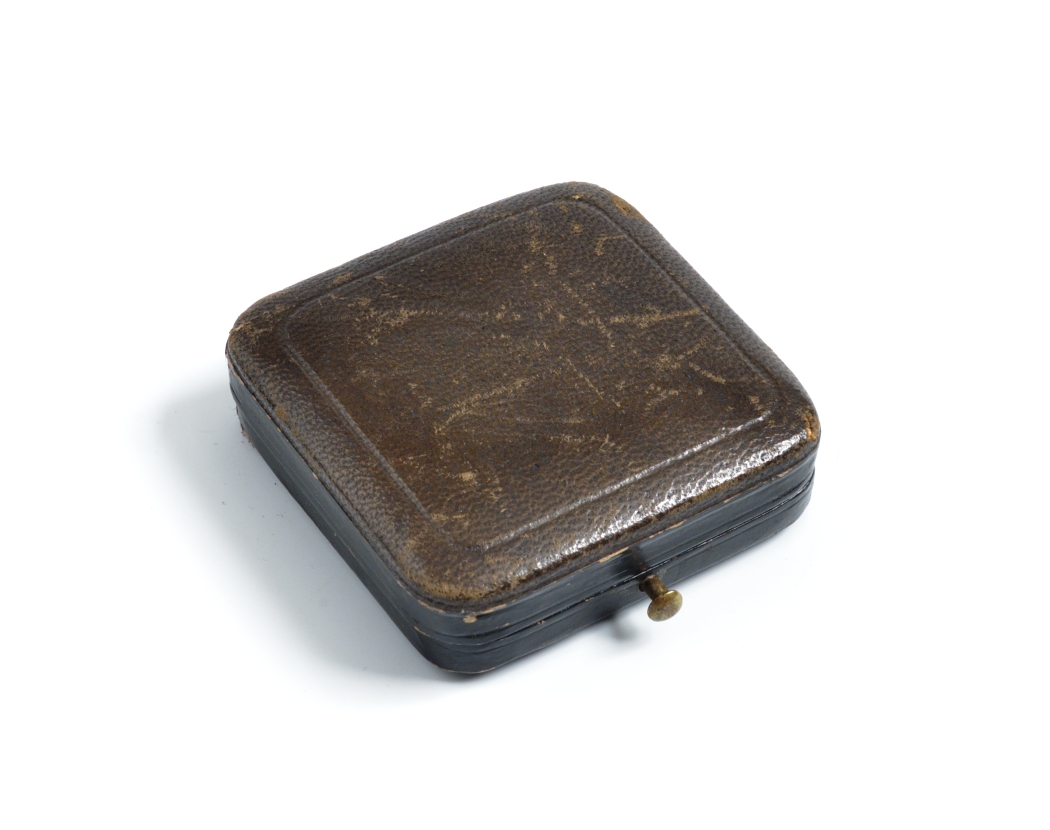 Германия поощрительная медаль XIX век, За усердие и мастерство, в родной коробочке, 36 мм, 19 гр бронза UNC 4-5-3-16