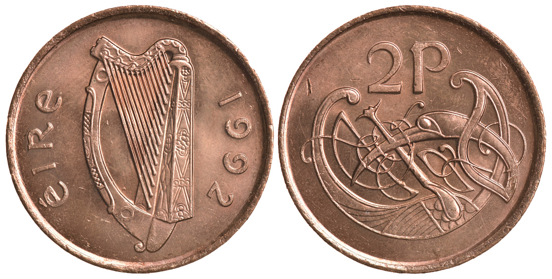 ИРЛАНДИЯ 2 ПЕНСА 1992 ВИНЬЕТКА В ВИДЕ СТИЛИЗОВАННОЙ ПТИЦЫ ИЗ ВТОРОЙ БИБЛИИ КАРЛА II ЛЫСОГО KM 21a сталь плакированная медью UNC 4390-233