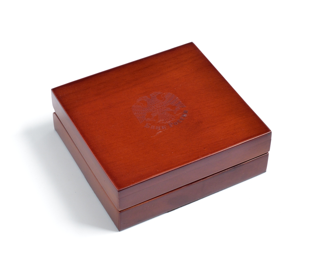 Россия 3 рубля 2015 ММД, 155 лет Банку России, основан в 1860 году, вес 31,14 г., проба 925, в оригинальной деревянной коробке с сертификатом UC 246 серебро PROOF 3-4-2-35