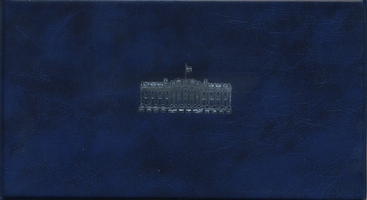 США медаль 1993 инаугурация президента Билла Клинтона, в конверте первого дня гашения с двумя марками, в оригинальном буклете серебро PROOF 7-4-53