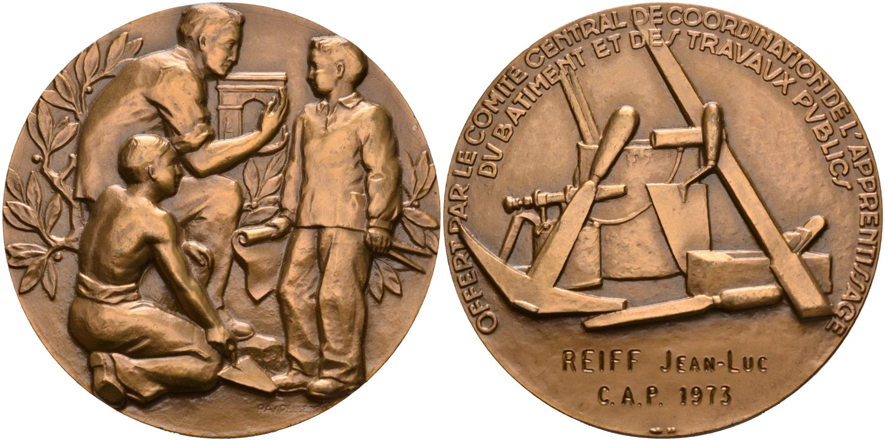Франция медаль 1973 Центральный Комитет координации обучения и общественных работ, награждает за успехи JEAN-LUC RIEFF, диаметр 54 мм. томпак 1072-2-43