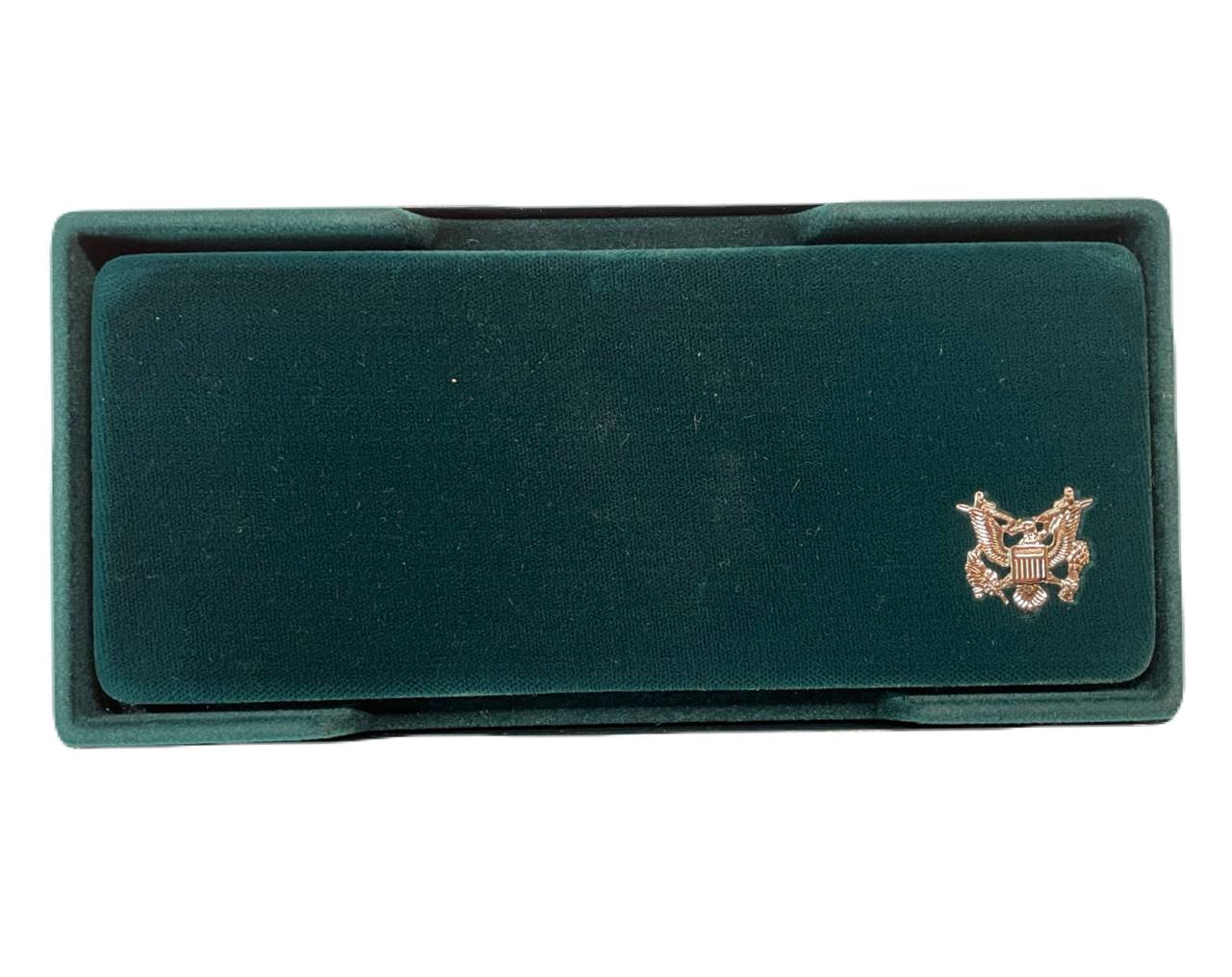 США официальный набор из 3 монет (1 доллар) 1994 Мемориал ветеранов Вьетнама, Национальный музей военнопленных и Мемориал женщинам на военной службе KM 250, 251 и 252 серебро PROOF 2-4-2-02