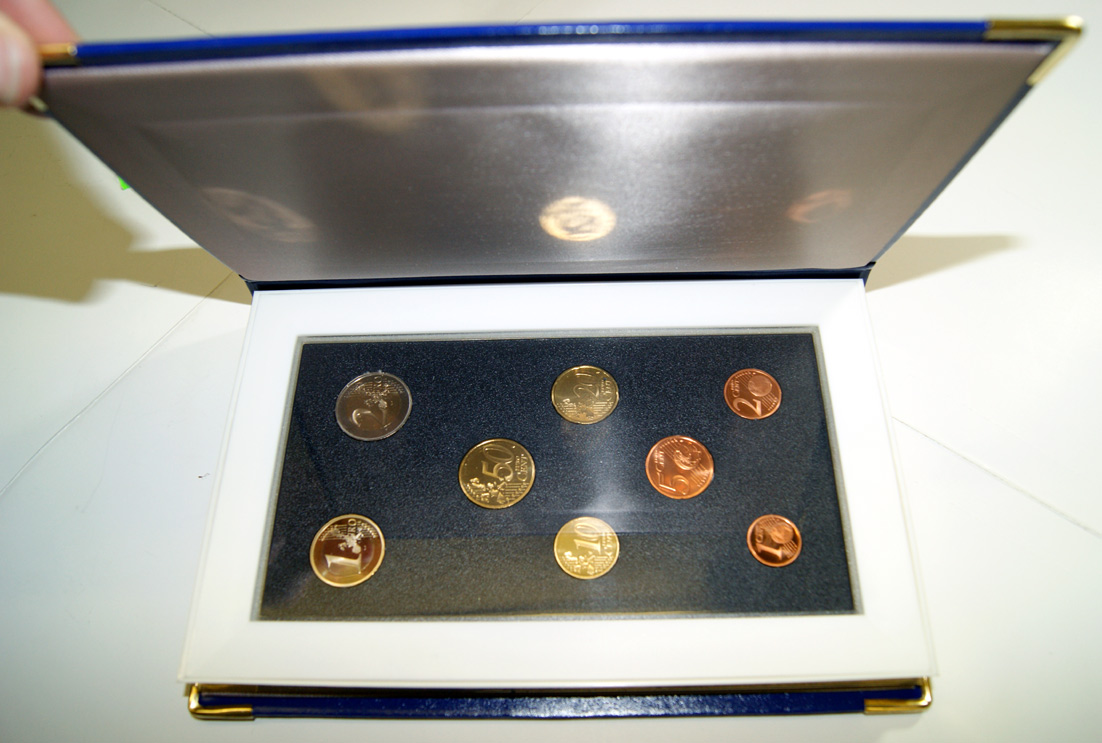 Франция евронабор из 8 монет 2003 в оригинальной упаковке монетного двора PROOF 1-4-6-05