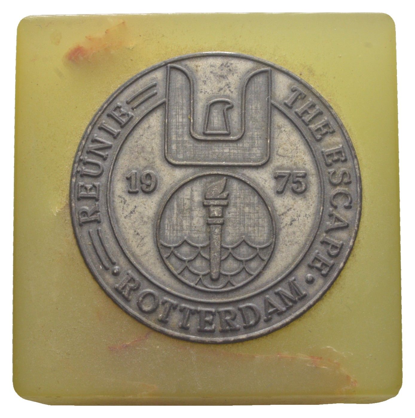 Нидерланды медаль в честь пронесения олимпийского факела в городе Амстердам в 1975 году 1975 размер 52x52x20 мм, вес 76 гр 8-2-01-72