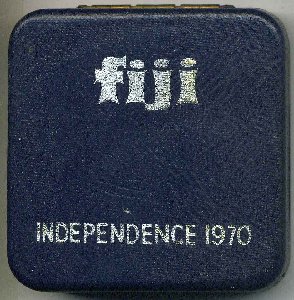 Фиджи 1 доллар 1970 в оригинальной коробке, годовщина независимости, тираж 15000 экз. KM 33 медно-никель UNC 00-00