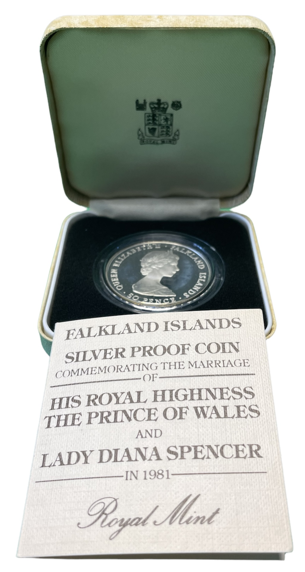 Фолклендские острова 50 пенсов 1981 королевская свадьба принца Чарльза и леди Дианы, в оригинальной коробке, с сертификатом KM 16а серебро PROOF 00-00
