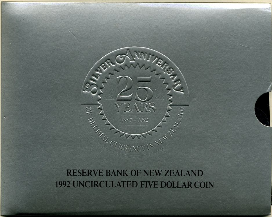Новая Зеландия 5 долларов 1992 25 лет десятичной системе, в оригинальном картонном буклете KM 82 медно-никель UNC 1-4-1-19