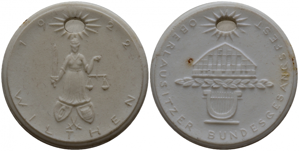 ВИЛЗЕН МЕДАЛЬ 1922 ПРАВОСУДИЕ БЕЛАЯ С ОТВЕРСТИЕМ фарфор 1087-1-51