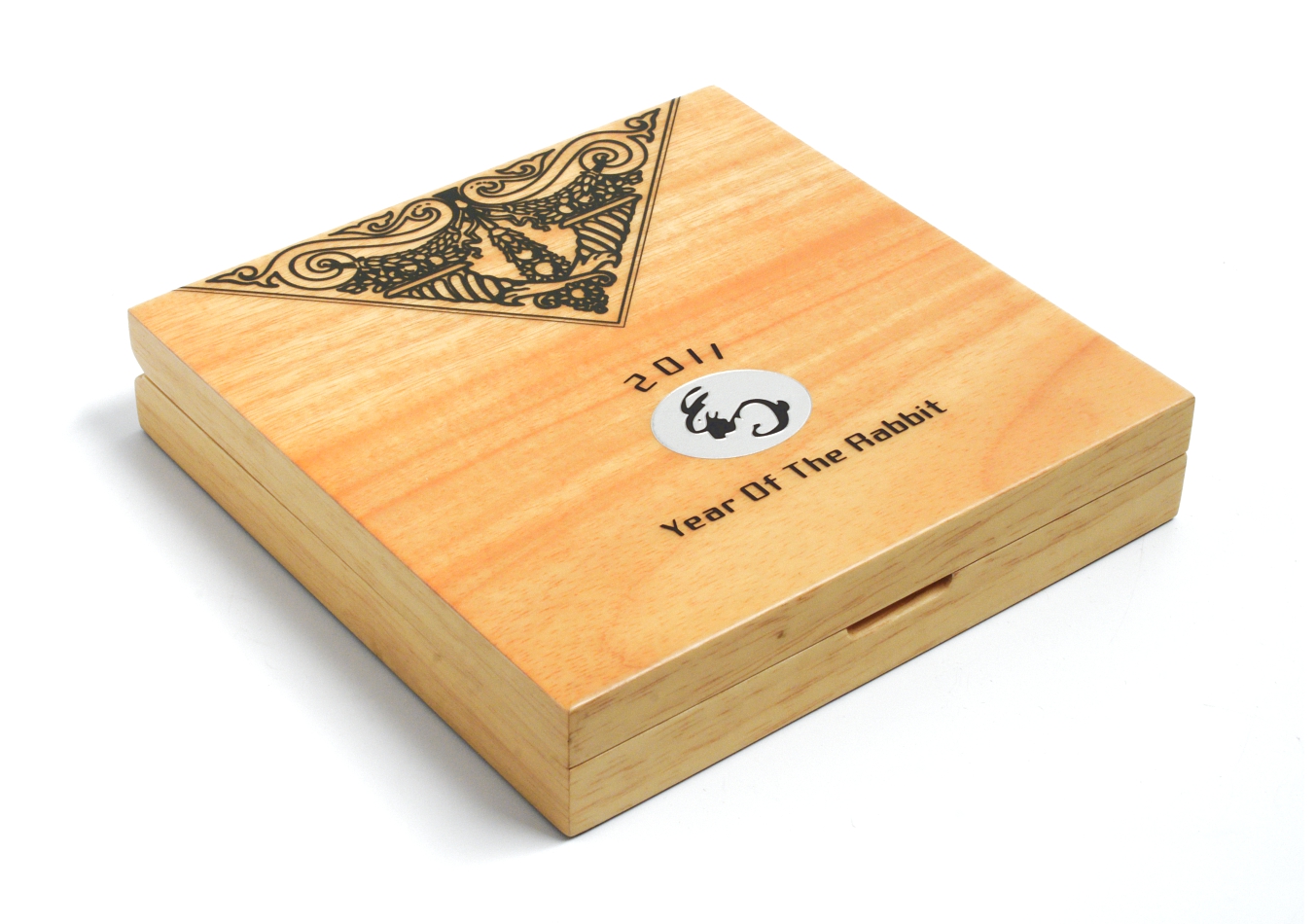 Острова Кука 10 долларов 2011 год Кролика, цветная эмаль, в оригинальной деревянной коробке,с сертификатом, вес 100 гр. Тир. 5000 зкз. KM NEW серебро PROOF 4-3-3-21