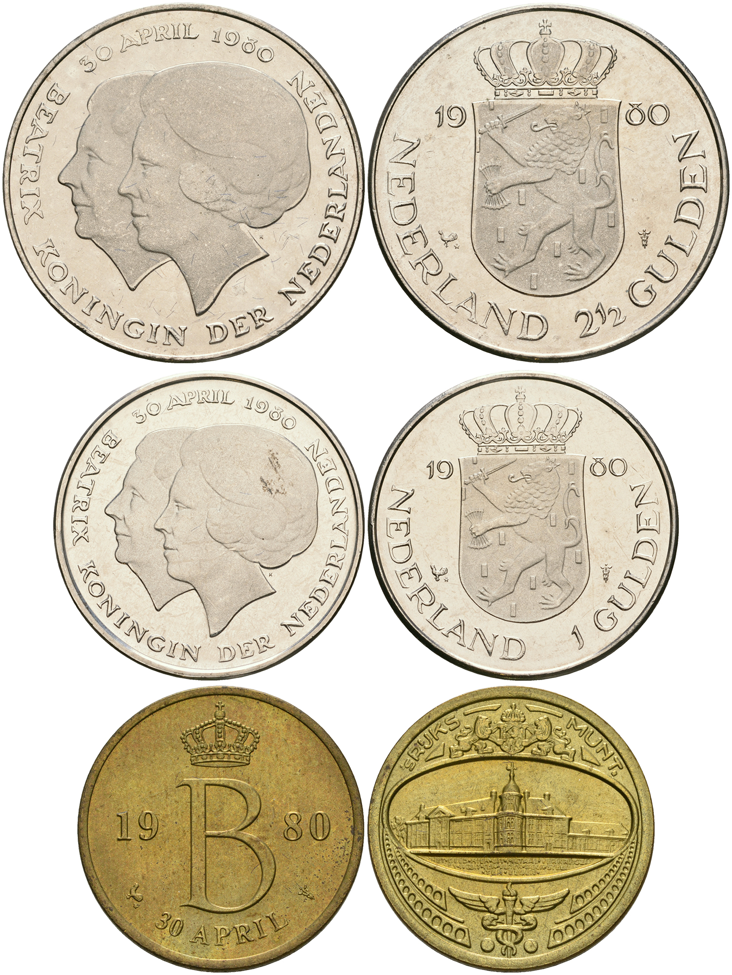 Нидерланды набор из 2 монет и 1 жетона монетного двора 1 гульден 2 1/2 гульдена в оригинальной коробке с сертификатом 1980 коронация Беатрикс KM 200, 201 медно-никель  UNC  2-4-2-51