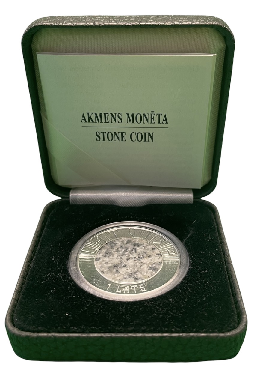 Латвия 1 лат 2011 монета с камнем (гранит), тираж 7000 экземпляров KM 126 серебро PROOF 5-4-4-37