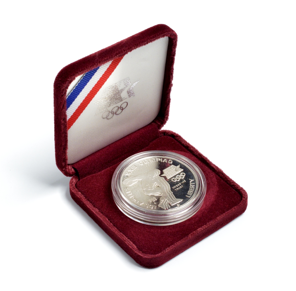 США 1 доллар 1983 XXII Олимпийские игры в Лос-Анжелесе, дискобол, S, в оригинальной коробке KM 209 серебро PROOF 00-00
