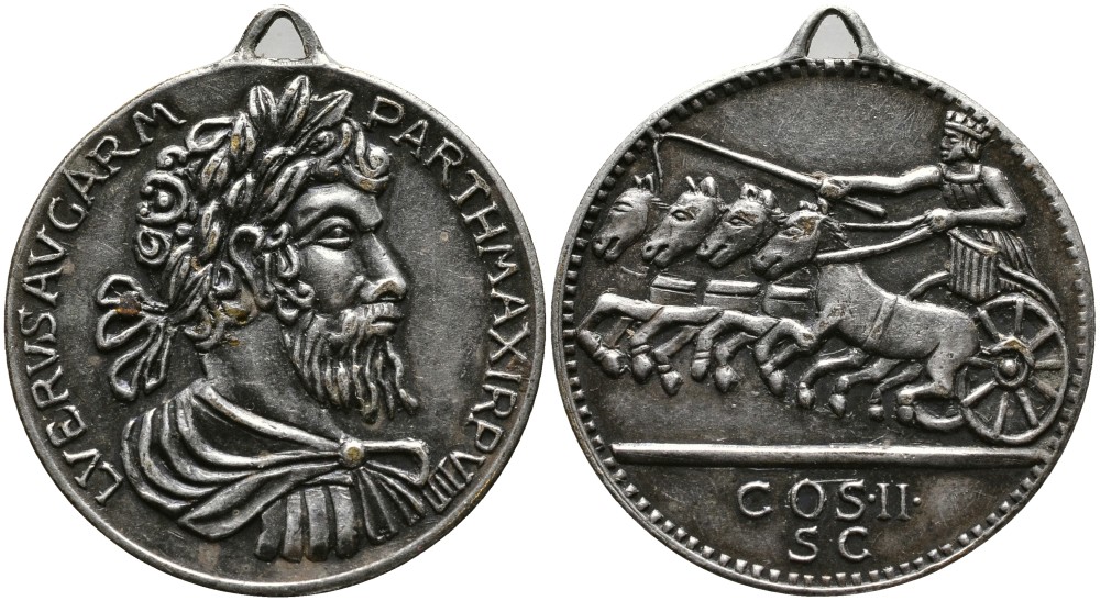 ГРЕЦИЯ МОНЕТОВИДНЫЙ ЖЕТОН ND КОЛЕСНИЦА, Lucius Verus (161-169) Sestertius, СОВРЕМЕННАЯ РЕПЛИКА, С УШКОМ ДЛЯ НОШЕНИЯ белый металл 4531-434