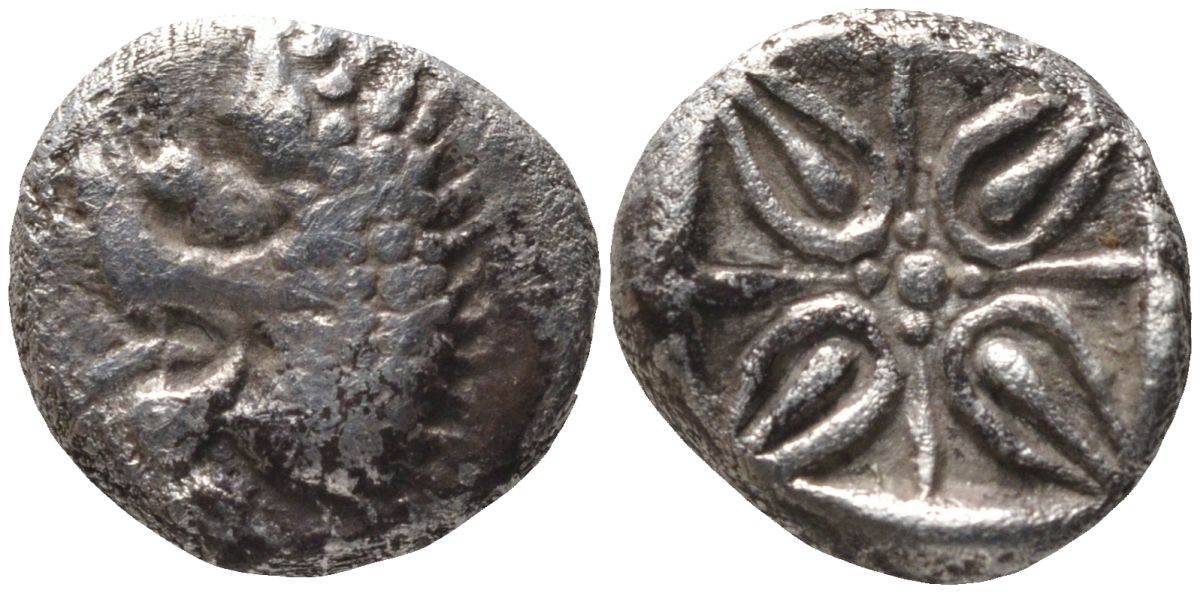 Древняя Греция, Кария, Гекатомнос обол 392 - 377 гг. в. до н.э. голова льва / орнамент в инкузном углублении, 0,91 гр BMC 36 серебро 1073-9-67