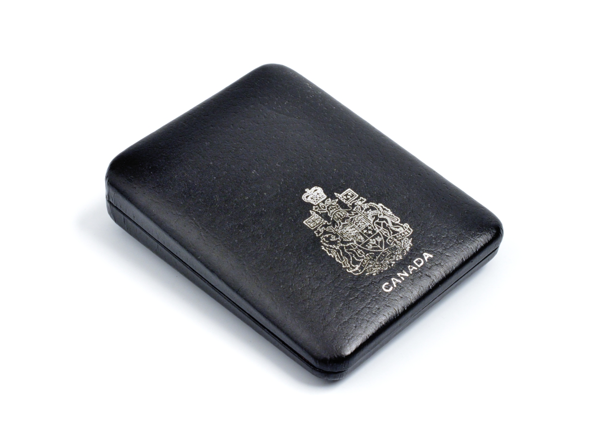 Канада 1 доллар 1977 25 лет вступлению на престол Королевы Елизаветы II KM 118 серебро UNC 5-6-3-39