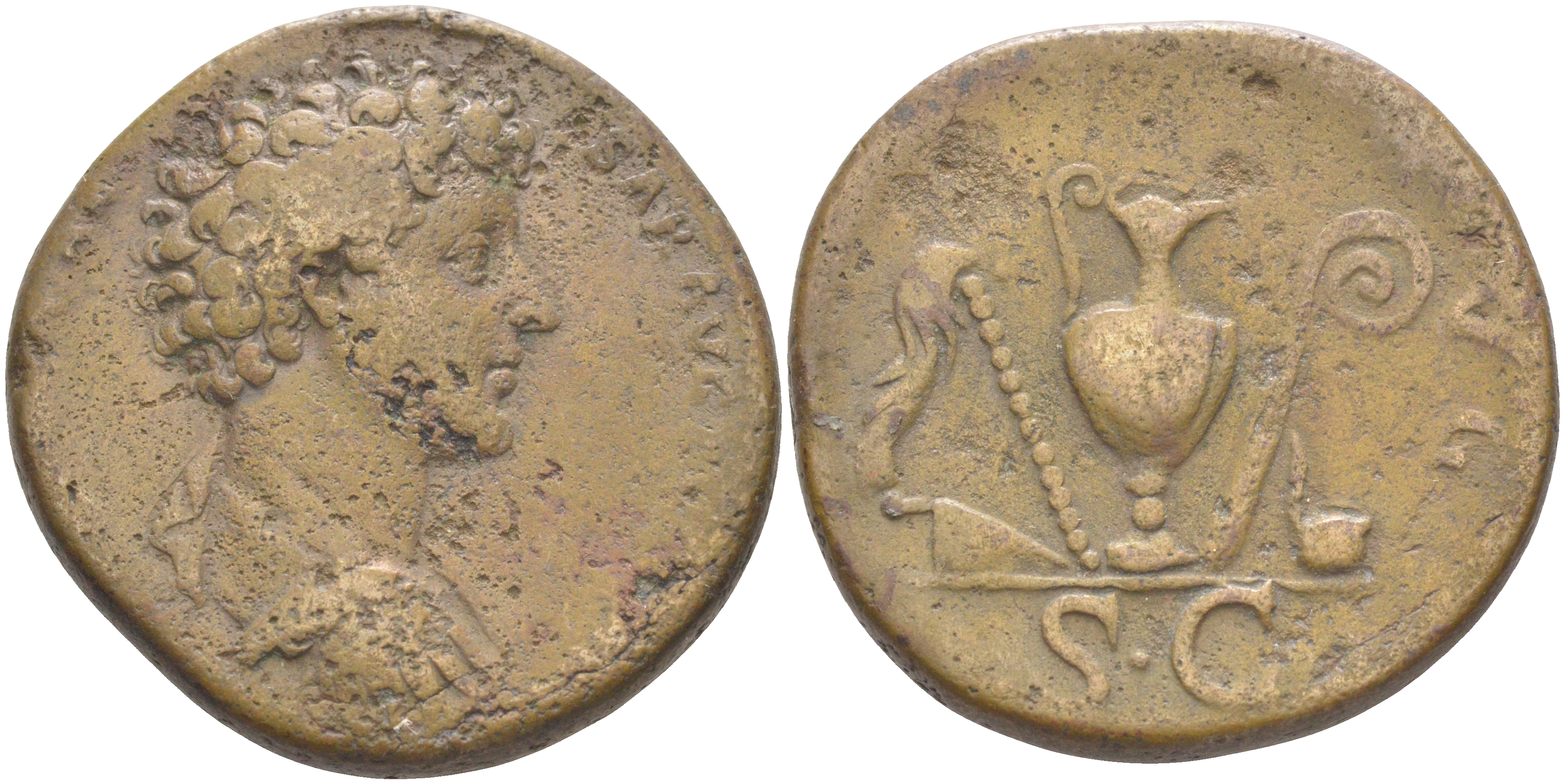 Римская Империя сестерций 140 - 144 Марк Аврелий в ранге цезаря, бюст цезаря, AVRELIVS CAESAR AVG PII F COS / священные сосуды, PIETAS AVG, Рим (из немецкой коллекции 1-й половины XX века, с владельческим конвертом) RIC 1234a бронза 1073-23-55