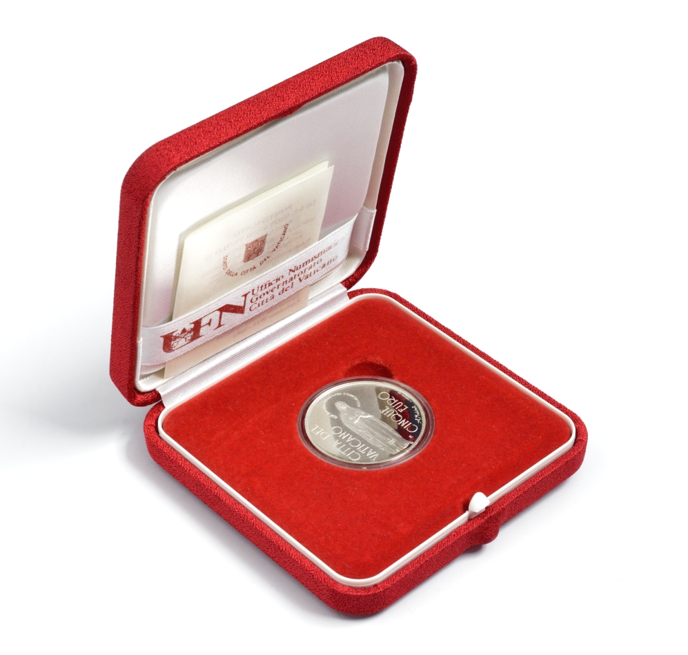 Ватикан 5 евро 2004 Иоанн Павел II, 150 лет провозглашения догмата о непорочном зачатии, в оригинальной коробке, с сертификатом KM 359 серебро  PROOF 2-4-2-26