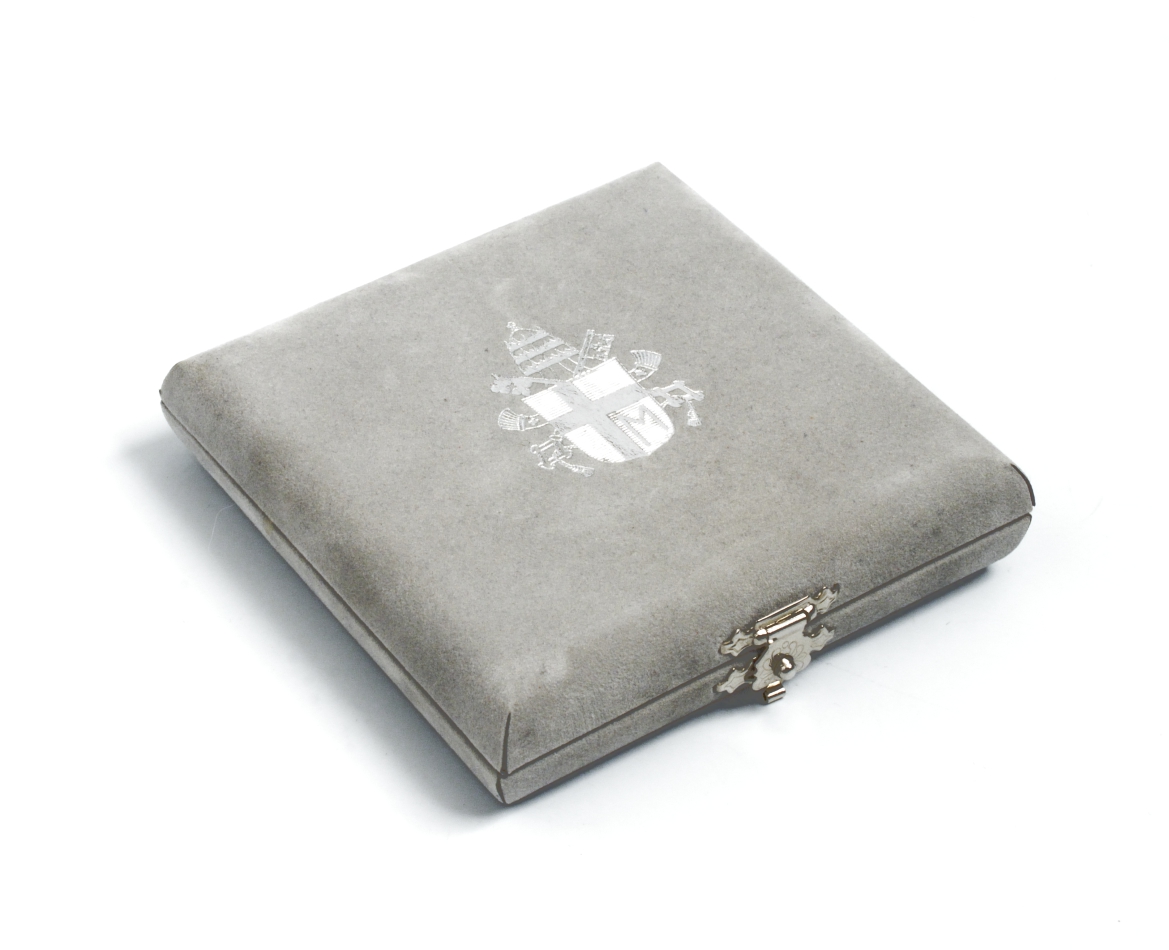 Ватикан 5 евро 2003 R, молитвенный год, в оригинальной коробке с сертификатом KM 354 серебро PROOF 2-4-2-27