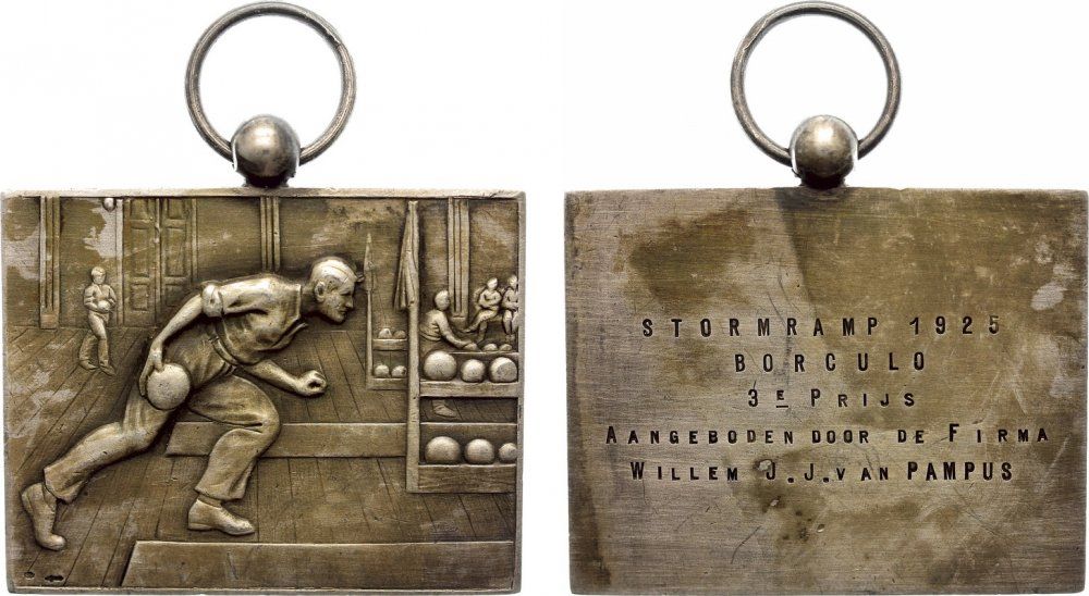 Нидерланды плакетка 1925 3-е место в боулинге. Игрок 56*46 мм серебро UNC 1072-6-21