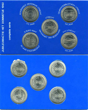 Нидерланды набор из 5 жетонов 1992 история Утрехта, в оригинальном картонном буклете, диаметр жетонов 30 мм., номинал DOMMETJE  медно-никель  UNC  2-4-1-07