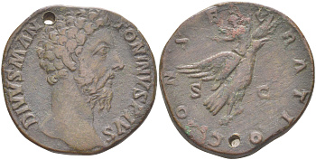 Римская Империя сестерций 180 БОЖЕСТВЕННЫЙ Марк Аврелий (посмертная чеканка), бюст императора, DIVVS M ANTONINVS PIVS / император, летящий на орле, CONSECRATIO S C, Рим (отверстие) RIC 660 бронза 1073-7-14