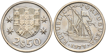 Португалия 2,5 эскудо 1977 парусник KM 590 медно-никель  UNC  4160-1218