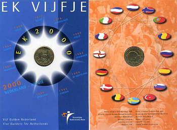 Нидерланды 5 гульденов 2000 Беатрикс (1980-2013), чемпионат мира по футболу 2000 года в Нидерландах, в оригинальном картонном буклете KM 231 UNC 5-6-3-55