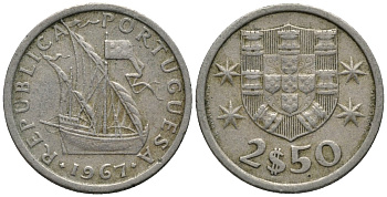 Португалия 2,5 эскудо 1967 парусник KM 590 медно-никель 4576-1261