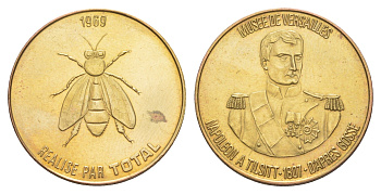 Франция жетон к 200-летию со дня рождения Наполеона-Бонапарта "Музей Версаля - Тильзитский мир" 1969 компания Total, диаметр 25,8 мм, вес 5 гр железо плакированная латунью UNC 4637-531