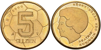 Нидерланды 5 гульденов 2000 Беатрикс (1980-2013), чемпионат мира по футболу 2000 года в Нидерландах KM 231 никель плакированная латунью 4141-136