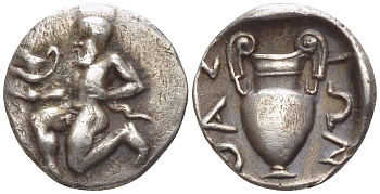 Фракия, остров Фасос тригемиобол 412-404 гг. до н.э. сатир, стоящий на одном колене, держит килик / ?A???N, амфора, вес 0,83 г Le Rider, Thasiennes 27 серебро 00-821-43