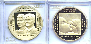 Нидерланды медаль 2007 на рождение принцессы Арианы Нидерландской бронза, позолота PROOF 5-3-1-98