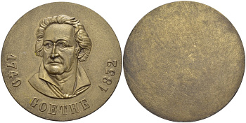 Германия медаль ND Иоганн Вольфганг фон Гёте (1749-1832) немецкий поэт, государственный деятель, мыслитель, естествоиспытатель, диаметр 56 мм.  жёлтый металл    1089-1-12