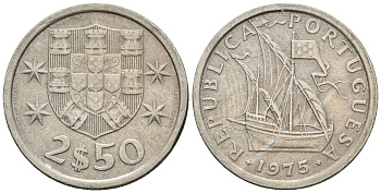 Португалия 2,5 эскудо 1975 парусник KM 590 медно-никель 4147-632