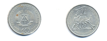 ГДР 10 марок 1972 A, мемориал Бухенвальда KM 38, J. 1539 медно-никель 3333-246